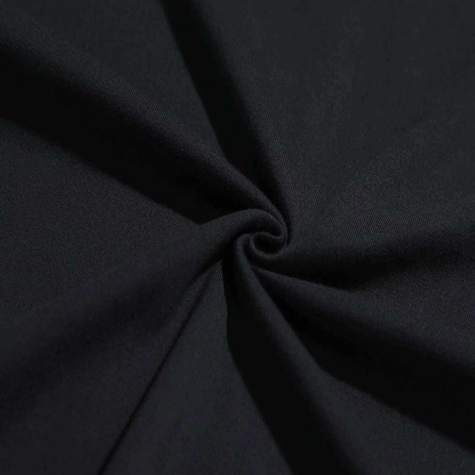 Zwart t-shirt met roze tekst ' - On Sneaker Care recensie en prijs